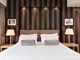 Sea View Cityscape Hotel