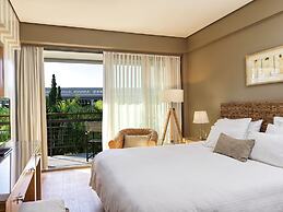 Sea View Cityscape Hotel