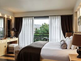 Sea View Cityscape Hotel