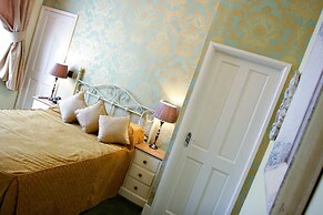 Cotford Hotel