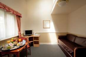 Moreton Park Lodge