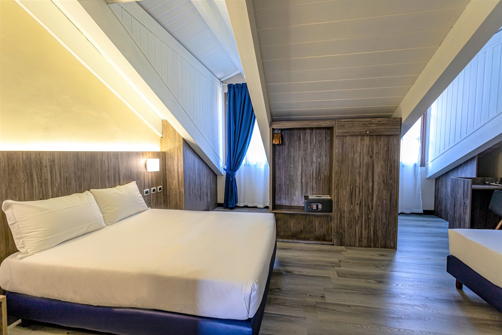 Hotel Urbani