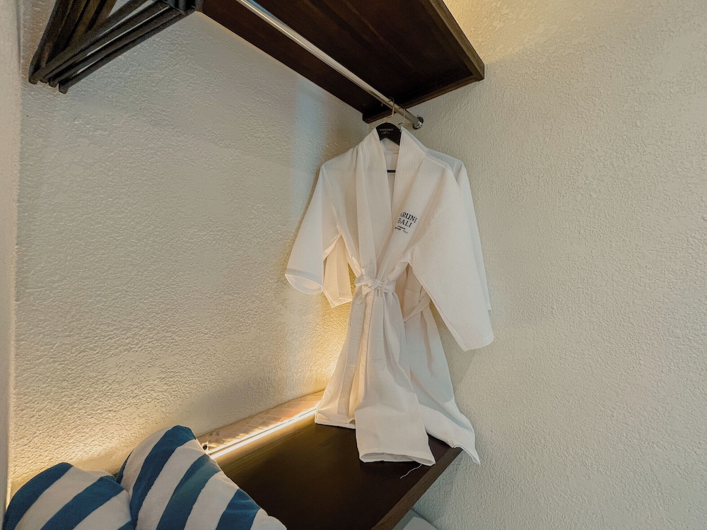 Aruni Bali Jimbaran Boutique Villa
