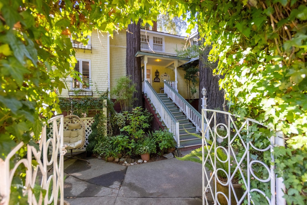 Boho Manor