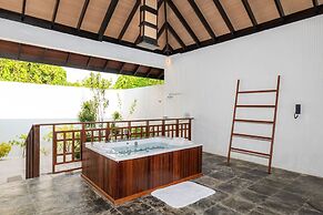 Hideaway Beach Resort and Spa