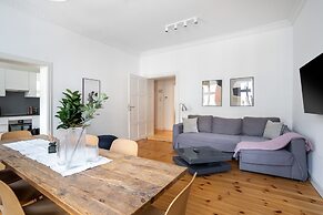 Schoenhouse Avenue by Limehome