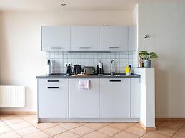 Schoenhouse Avenue by Limehome
