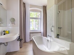 Schoenhouse Avenue by Limehome