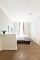 Schoenhouse Avenue by Limehome
