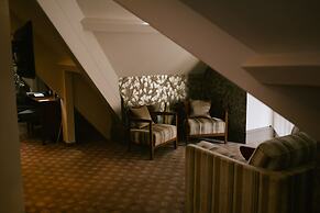 Jesmond Dene House