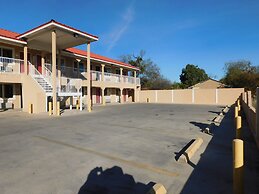 Eagle Pass Inn