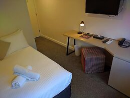 Cosmopolitan Hotel and Apartments