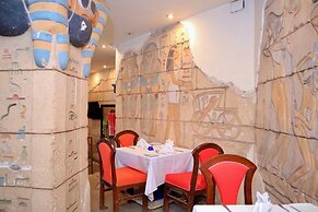 Gaddis Hotel