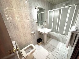 Gaddis Hotel