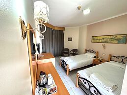 Gaddis Hotel