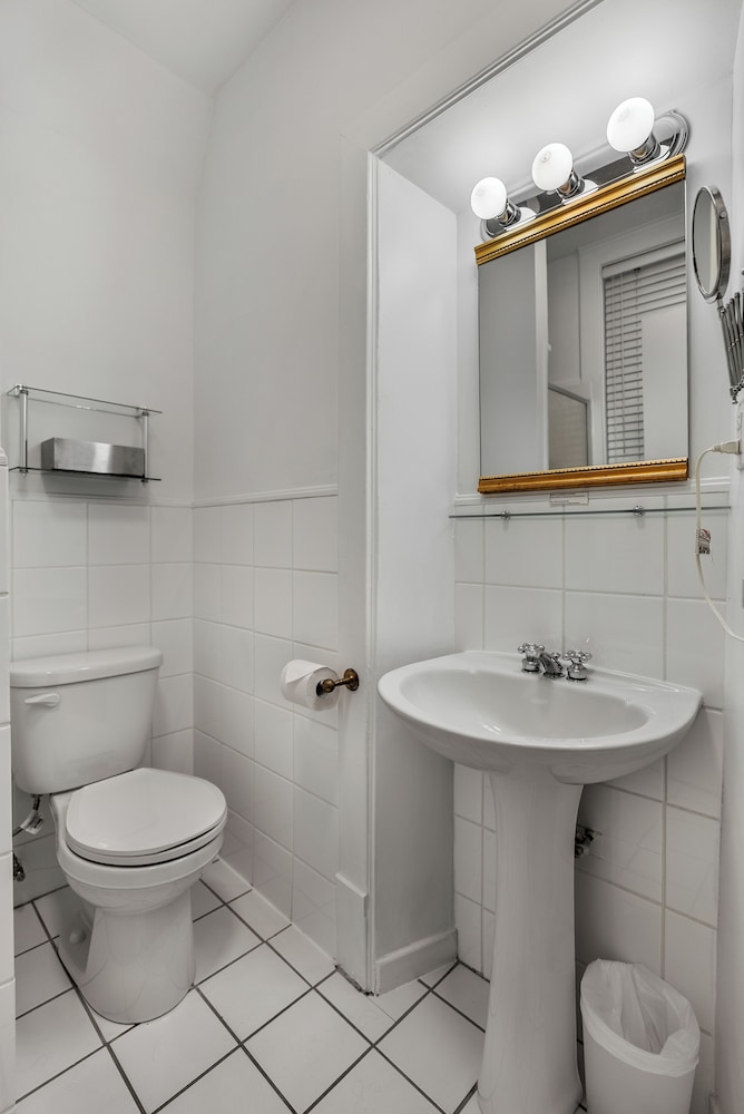 Hotel Charles-Alexandre - Par Aneyro