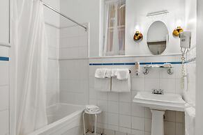 Hotel Charles-Alexandre - Par Aneyro