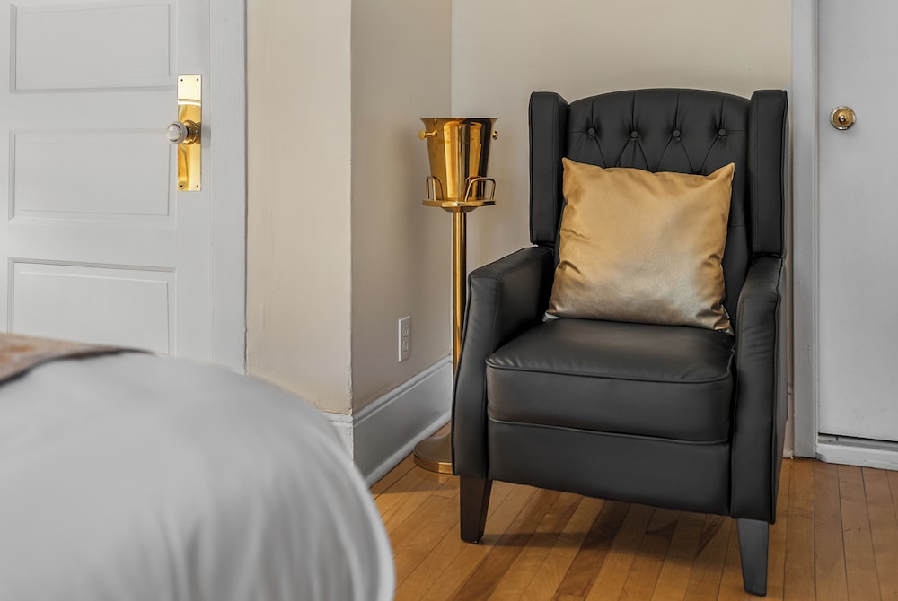 Hotel Charles-Alexandre - Par Aneyro