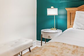 Hotel Charles-Alexandre - Par Aneyro