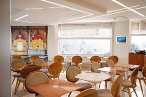 Kastro Hotel