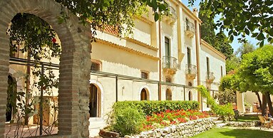 HOTEL VILLA CARLOTTA