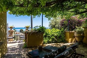 HOTEL VILLA CARLOTTA
