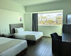 We Hotel Aeropuerto