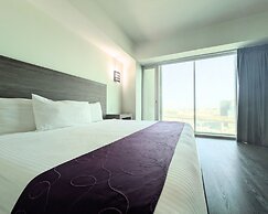 We Hotel Aeropuerto