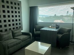 We Hotel Aeropuerto