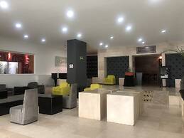 We Hotel Aeropuerto