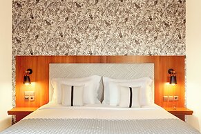 Zeus Essence Ramada by Wyndham Athens