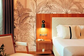 Zeus Essence Ramada by Wyndham Athens