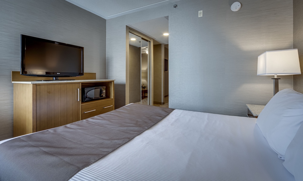 Monte Carlo Inn Vaughan Suites