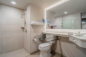 City Express Suites by Marriott Querétaro