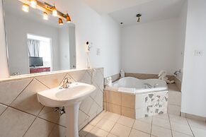 Hotel Les Suites Labelle