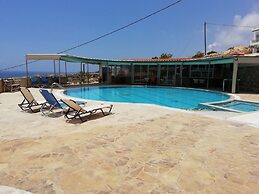 Creta Suites