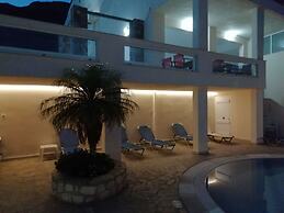 Creta Suites