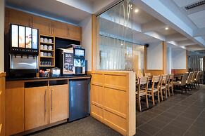 Hotel & Suites Le Dauphin Quebec