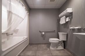 Hotel & Suites Le Dauphin Quebec