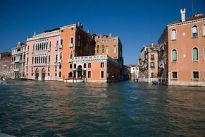 Palazzo Barbarigo Sul Canal Grande