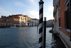 Palazzo Barbarigo Sul Canal Grande
