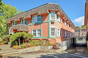 Helms Inn