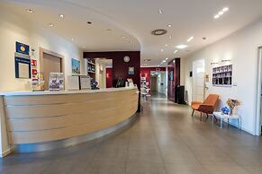 Best Western Palace Inn Hotel