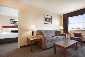 Days Inn & Suites by Wyndham Langley