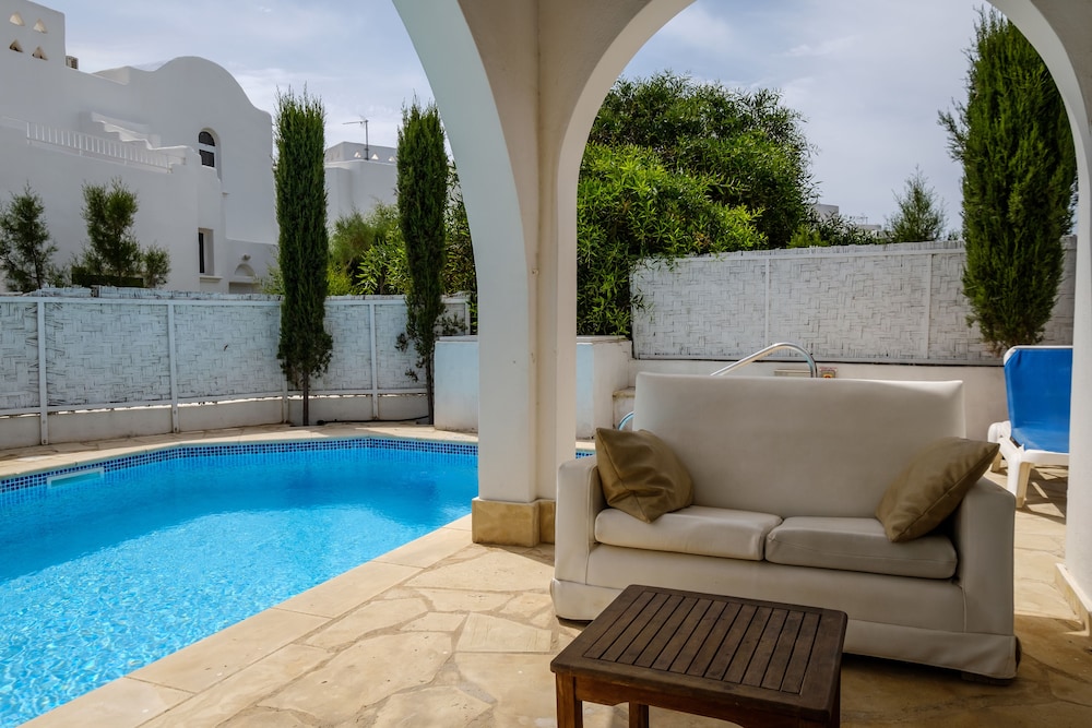 Thalassines Beach Villas