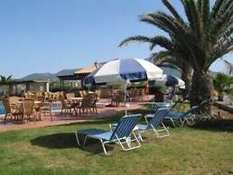 OASIS HOTEL KYPARISSIA