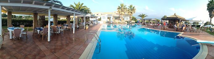 OASIS HOTEL KYPARISSIA