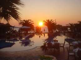 OASIS HOTEL KYPARISSIA