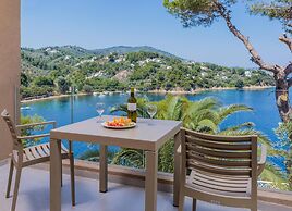 Cape Kanapitsa Hotel & Suites