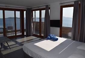 Cape Kanapitsa Hotel & Suites
